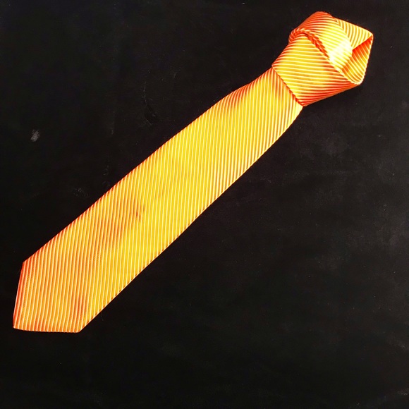 DION collection 100% silk luxury designer tie. - Picture 3 of 7